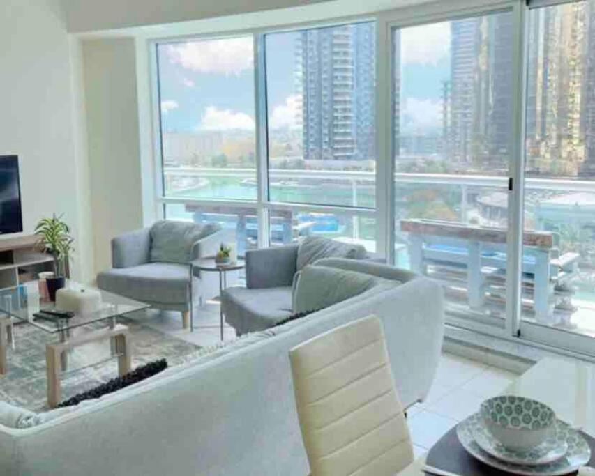 Appartement Breathtaking Lake View In Jlt Metro Cluster
