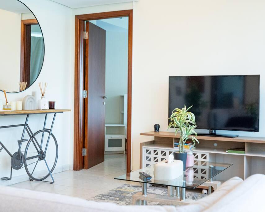 Appartement Breathtaking Lake View In Jlt Metro Cluster